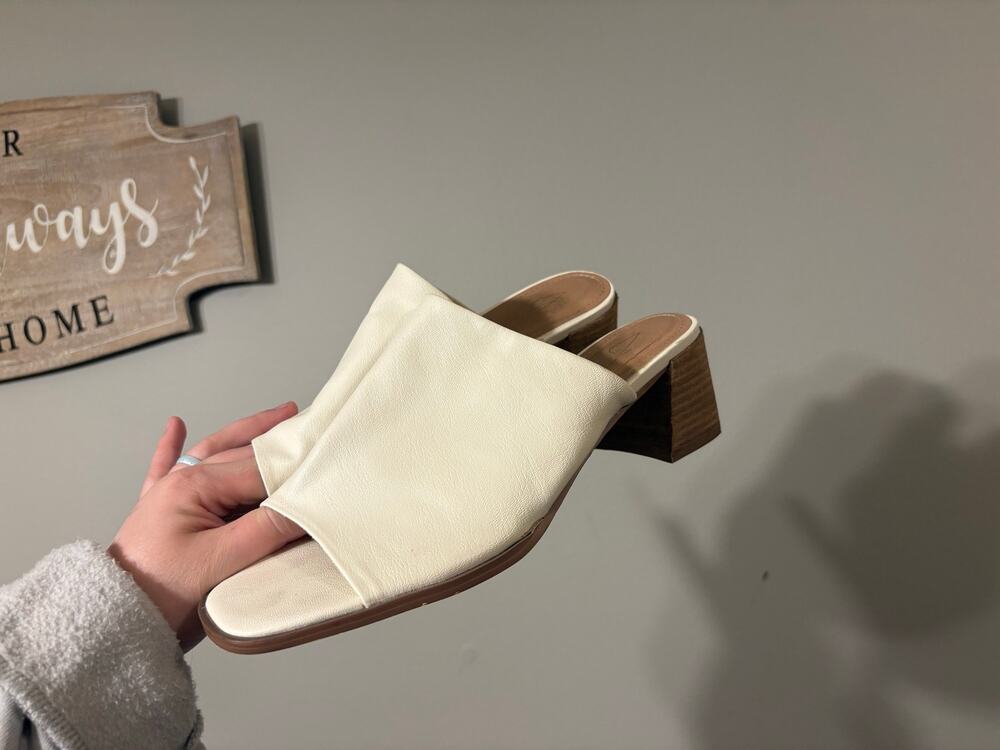 Joie white block heel leather mule size 9.5